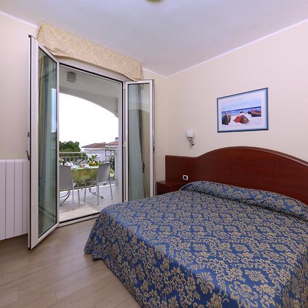 Residence Costa Smeralda Grottammare Kültér fotó