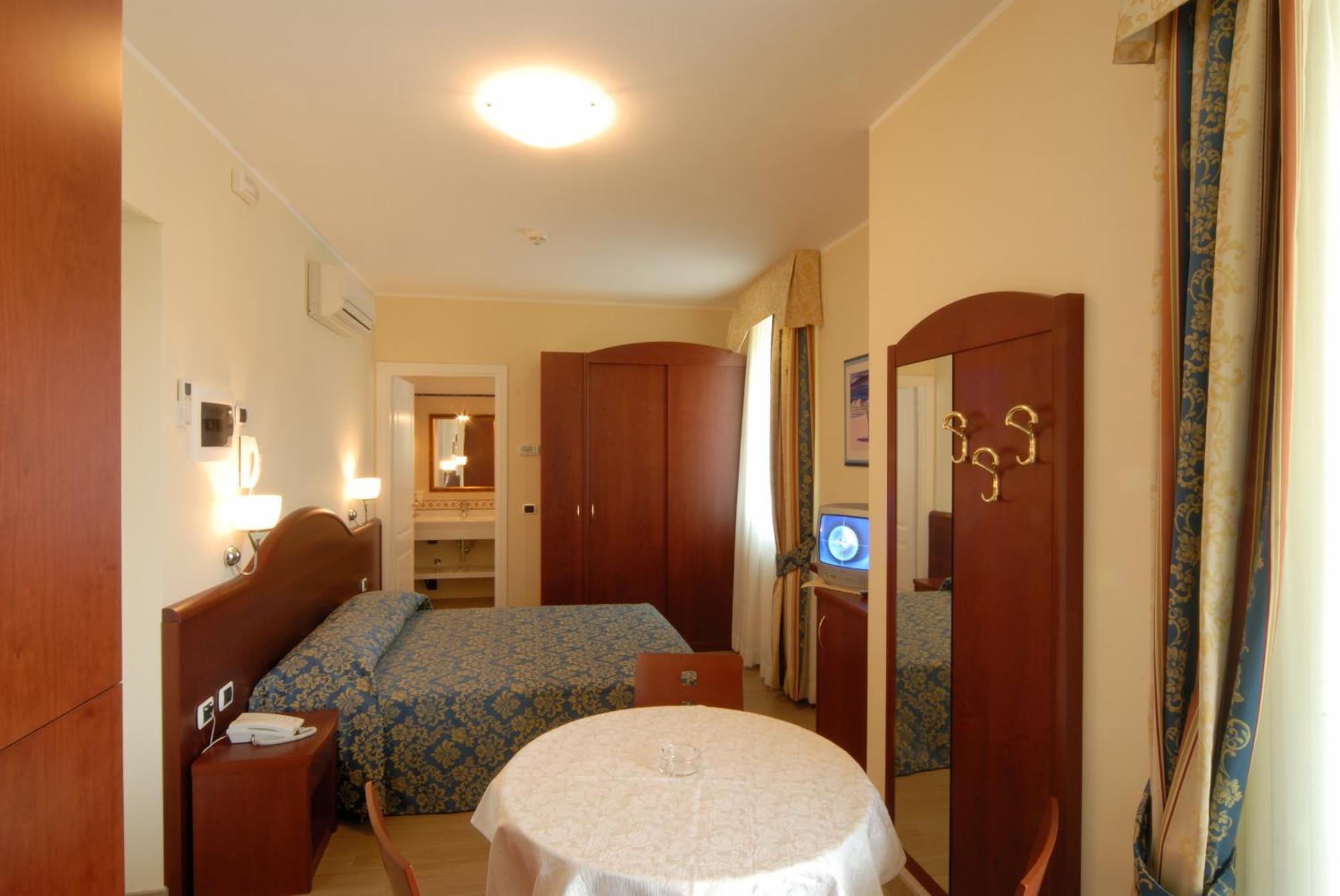 Residence Costa Smeralda Grottammare Kültér fotó