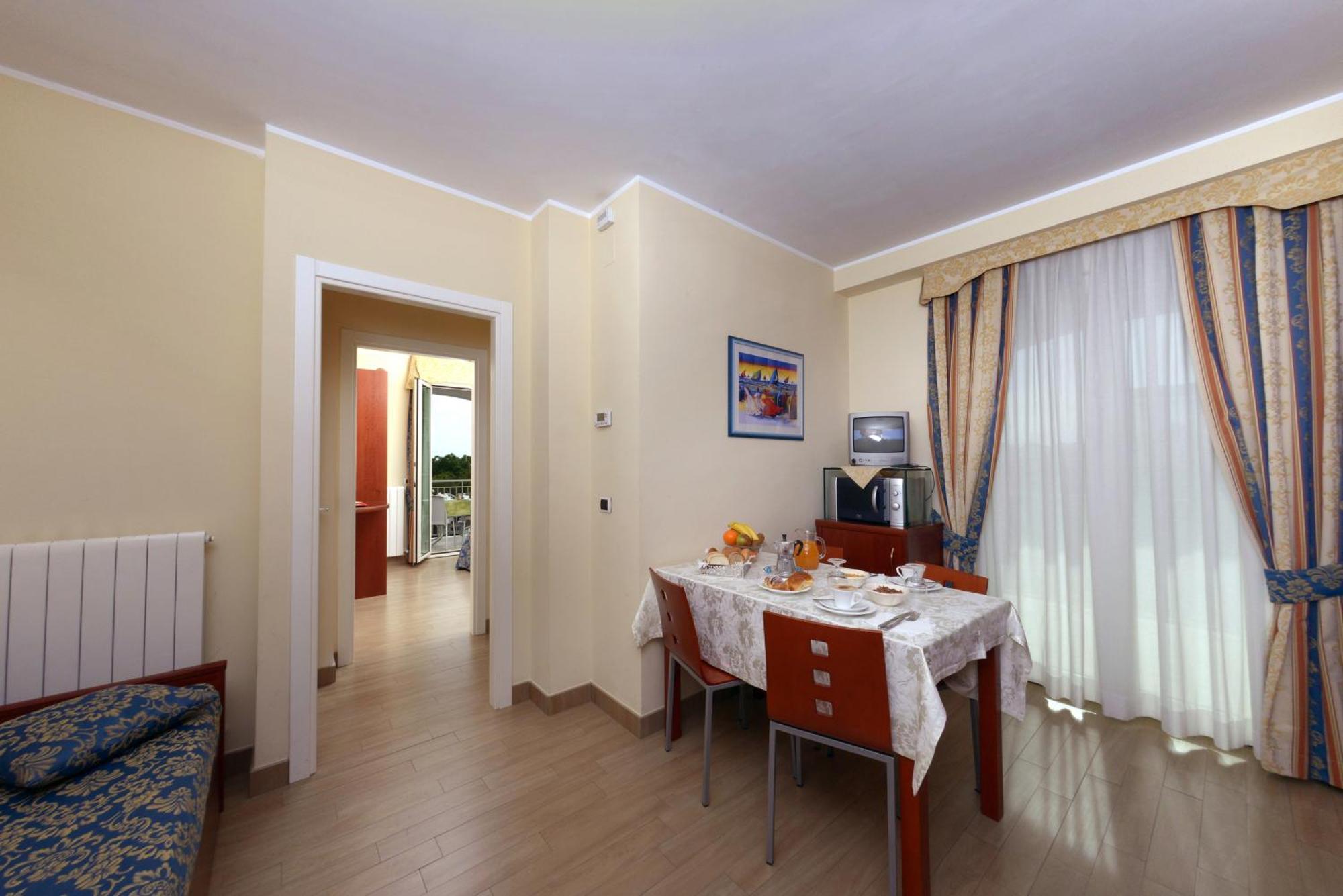 Residence Costa Smeralda Grottammare Kültér fotó