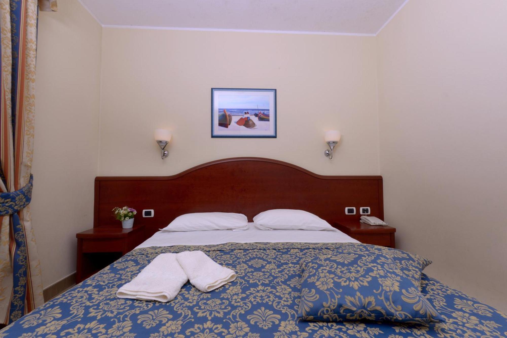 Residence Costa Smeralda Grottammare Kültér fotó