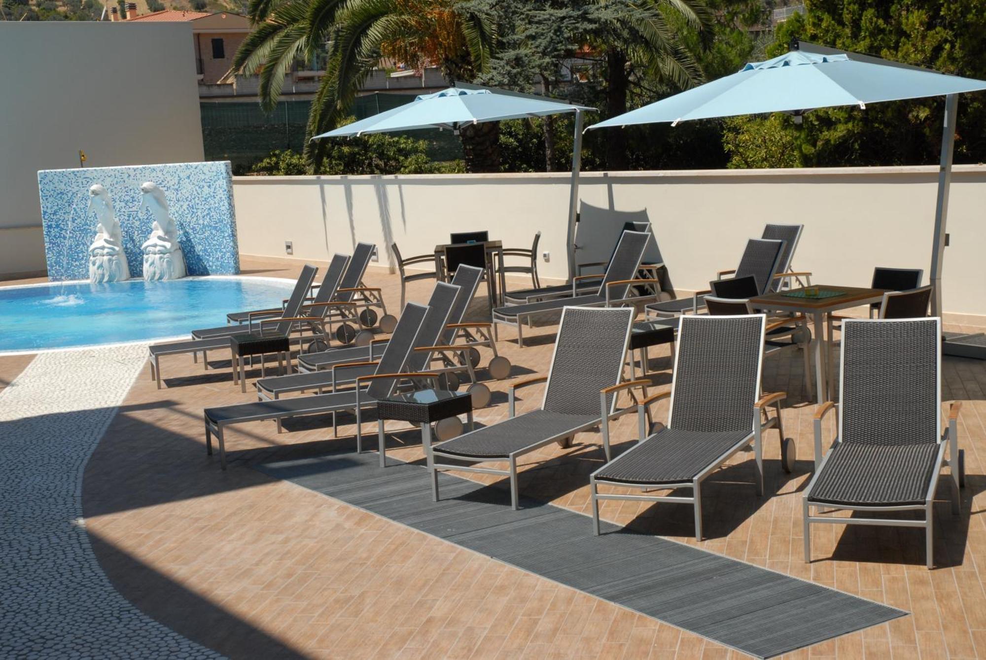Residence Costa Smeralda Grottammare Kültér fotó