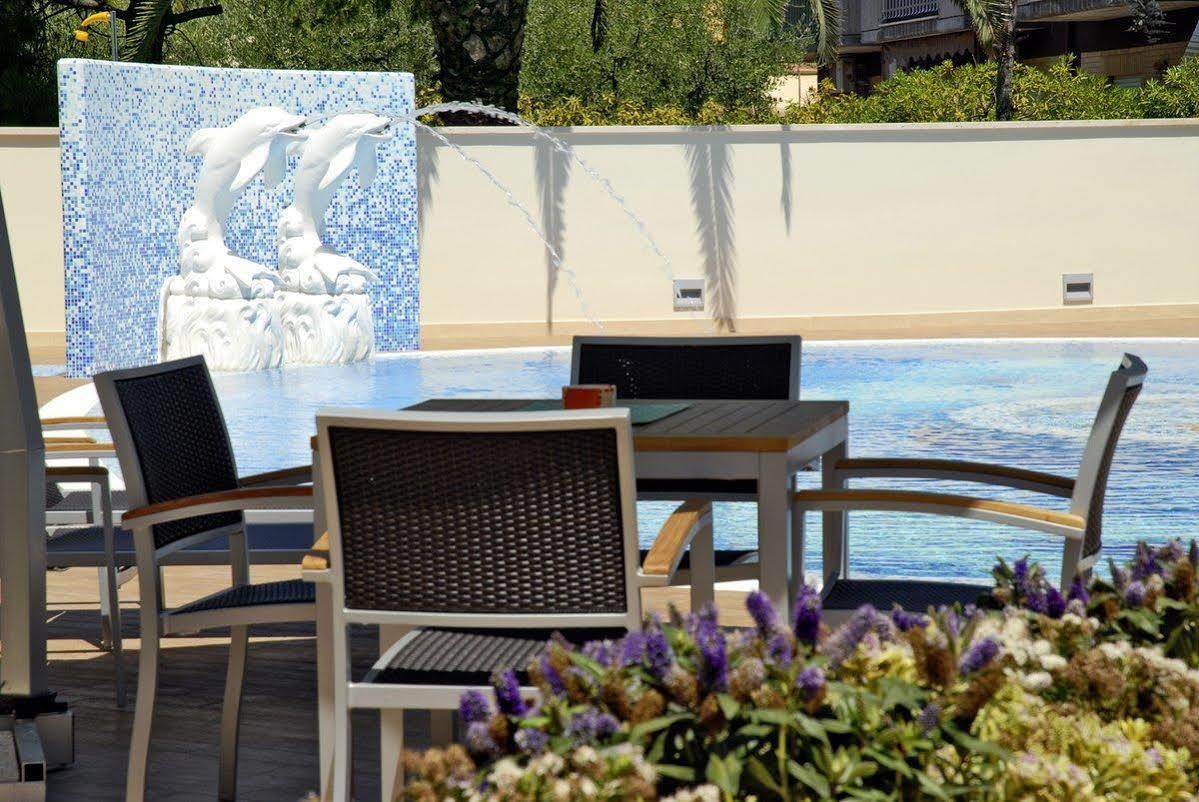 Residence Costa Smeralda Grottammare Kültér fotó