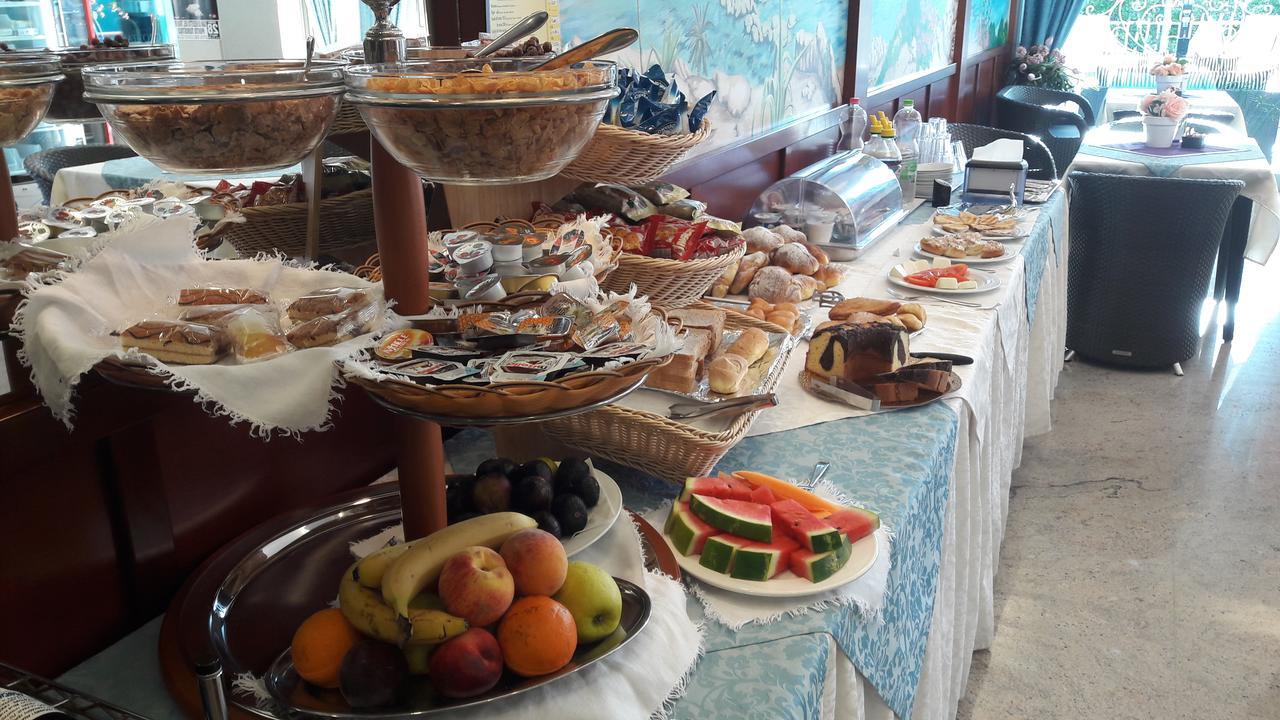 Residence Costa Smeralda Grottammare Kültér fotó