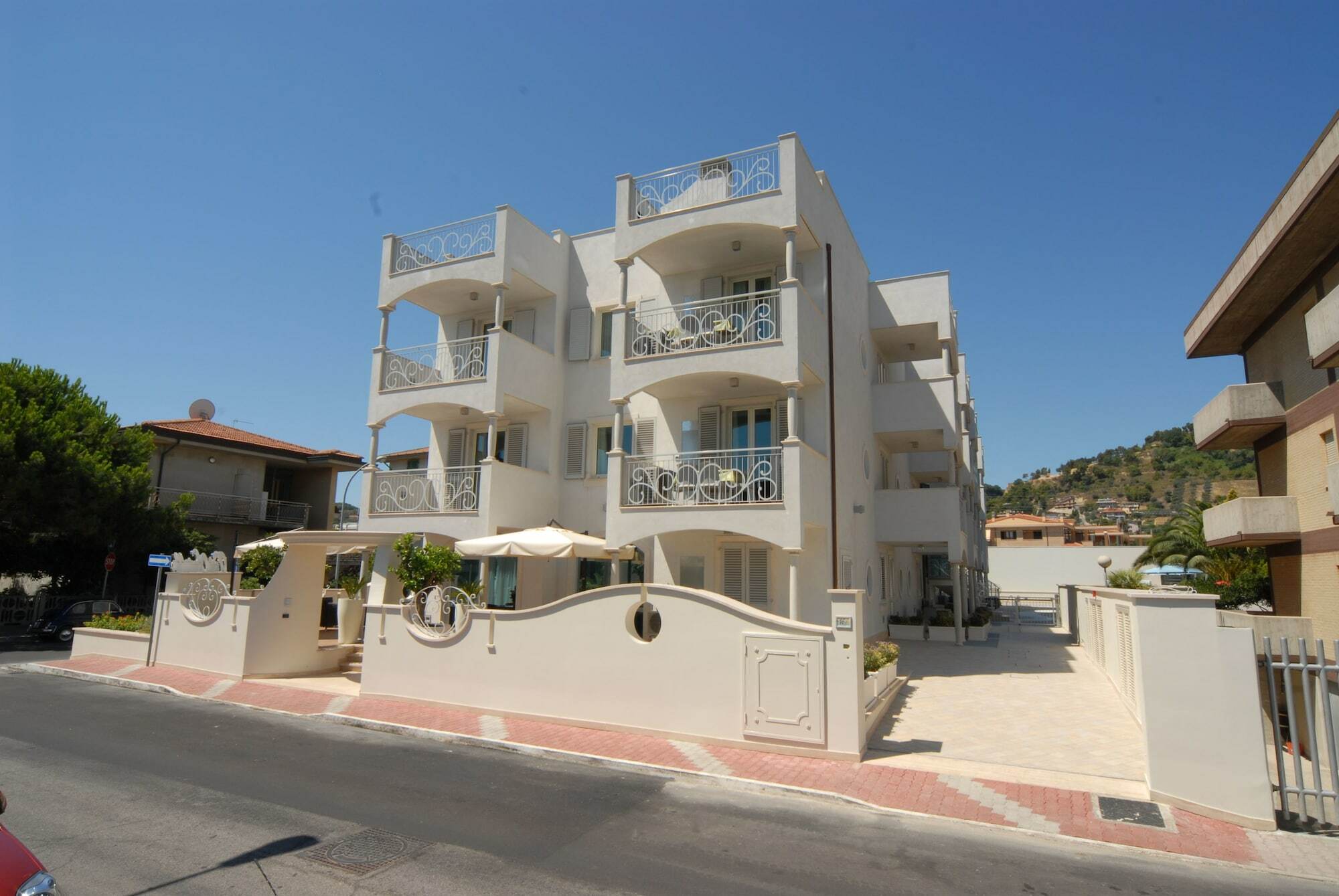 Residence Costa Smeralda Grottammare Kültér fotó